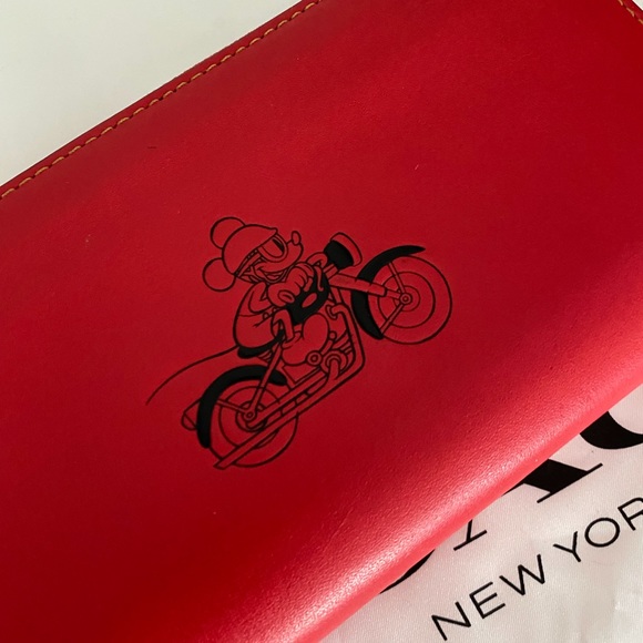 Disney X Coach limited Edition full size wallet - Picture 5 of 6